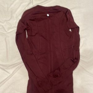 Lululemon long sleeve size 6